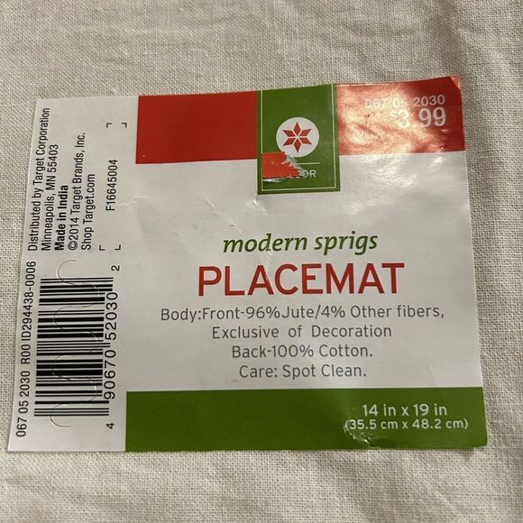 Modern Sprigs Set of 2 Embroidered Christmas Jute Placemats Holly Berries - Picture 3 of 3